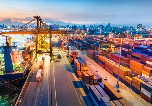 DOANH NGHIỆP GẶP KHÓ KHĂN DO CƯỚC VẬN TẢI BIỂN TĂNG CAO